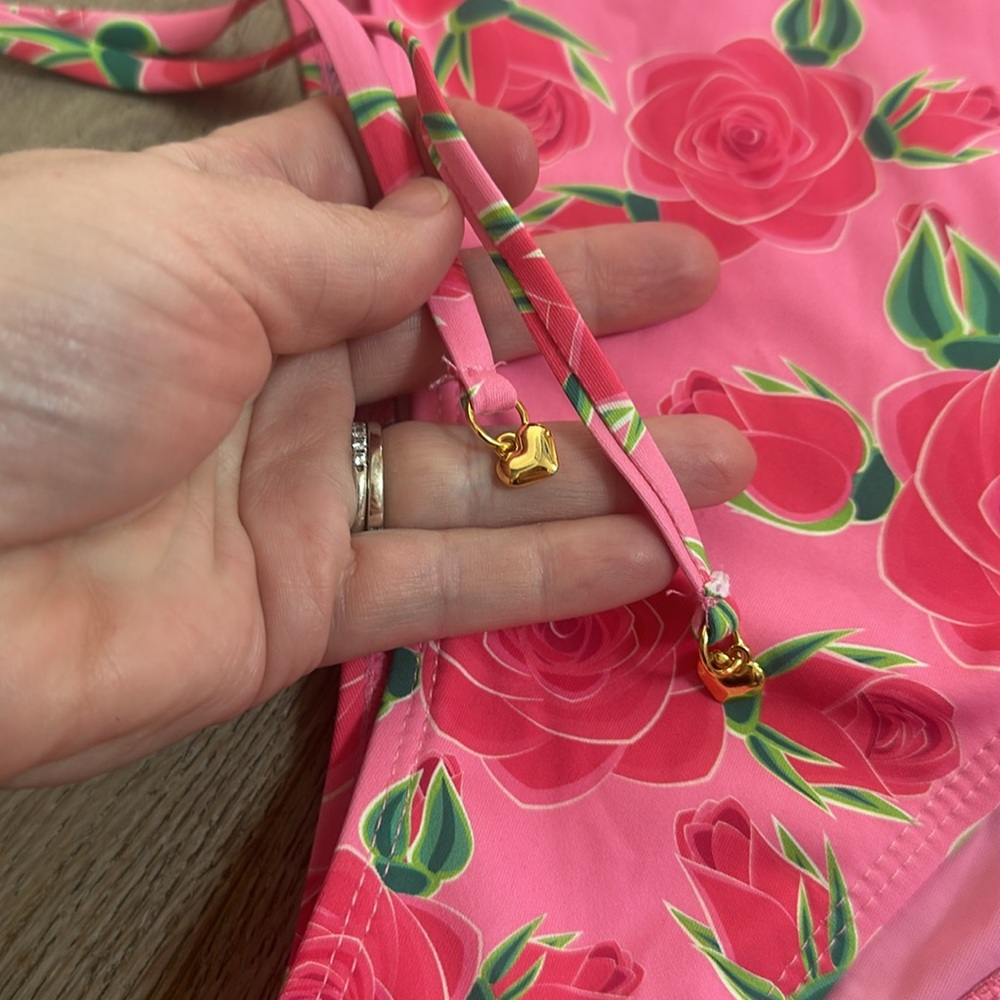 Betsy Johnson V Neck Pink Rose Bloom One Piece Scrunched Side Swimsuit - Picture 7 of 9